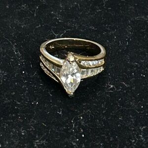 Gold Clear Stone Ring